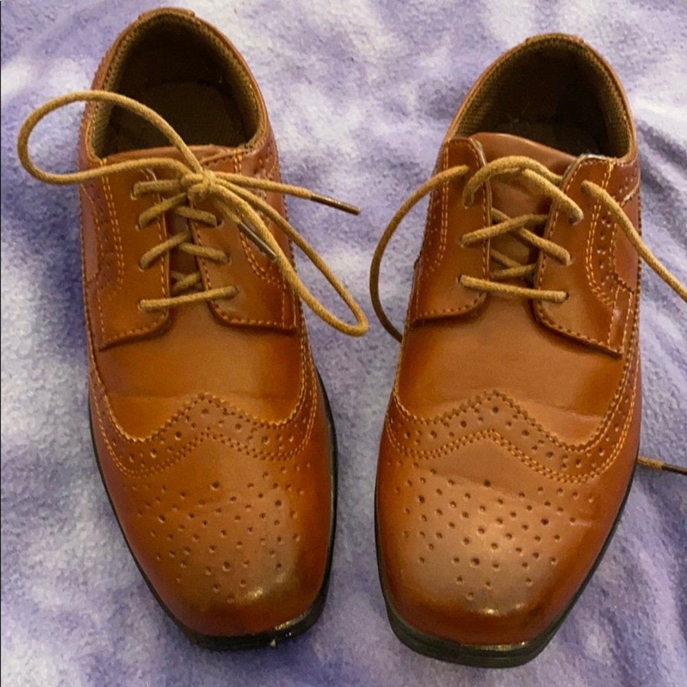 Boys dress shoe